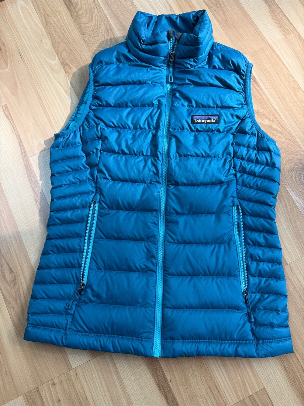 Patagonia Women's Teal Blue Quilted Down Vest Size XS